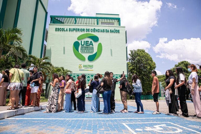 Milhares de candidatos participam das provas do Sistema de Ingresso Seriado da UEA