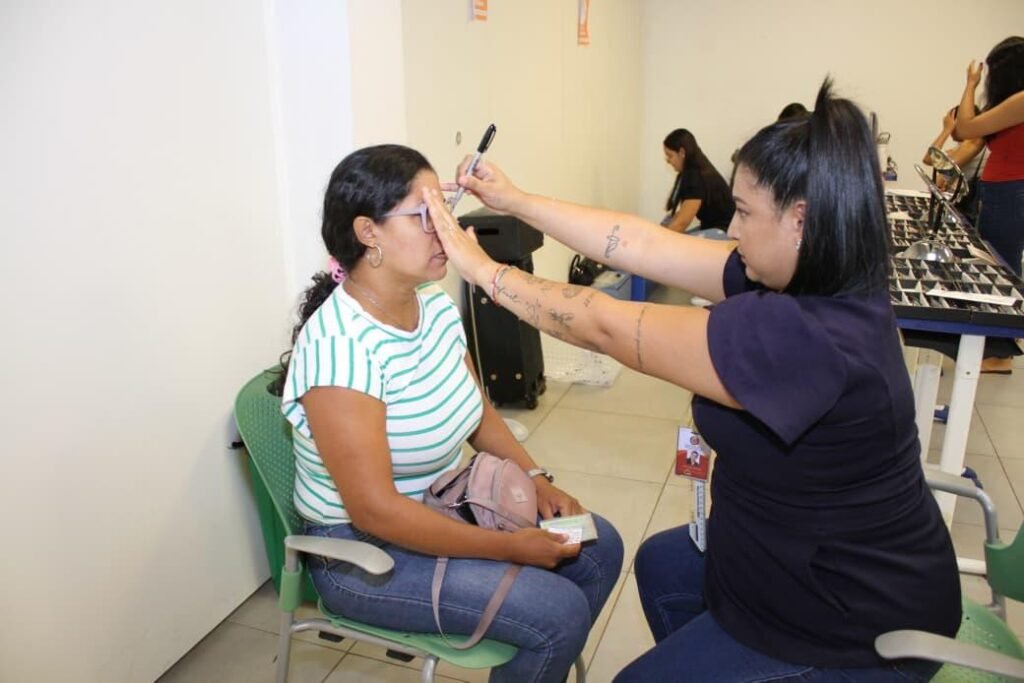 Mutirão de saúde oferece atendimento oftalmológico e distribuição gratuita de óculos em Manaus