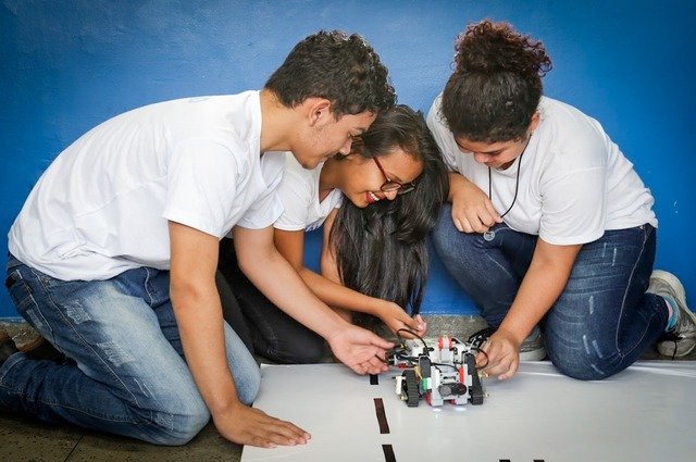 Programa Ciência na Escola abre inscrições e vai investir mais de R$ 6,5 milhões em projetos científicos