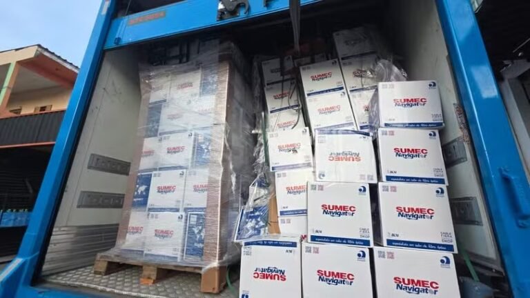 Polícia apreende 12 toneladas de carga com fibra óptica desviada em Manaus