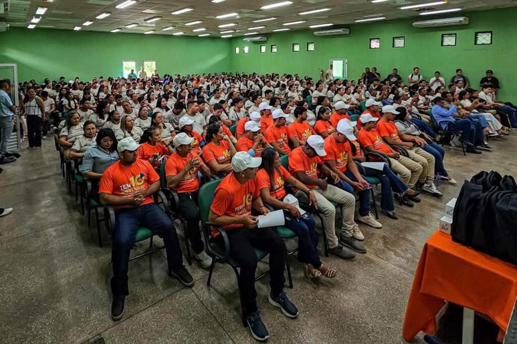 Parintins reforça saúde com posse de 239 novos agentes
