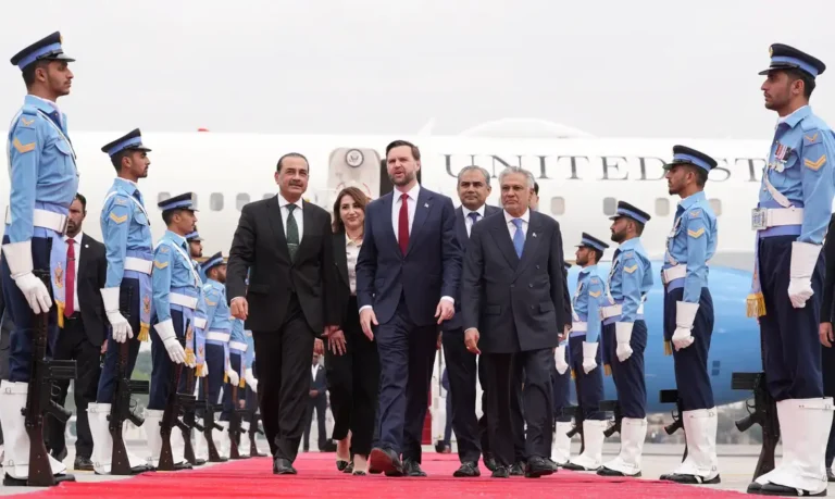 Negociações entre Irã e Estados Unidos fracassam e Trump promete fechar Estreito de Ormuz