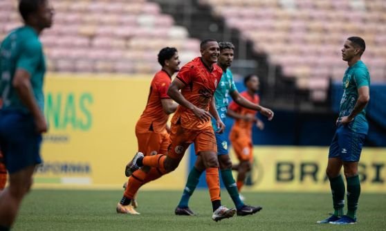Na Arena da Amazônia, Manauara vence primeira na Série D e assume liderança do grupo A1