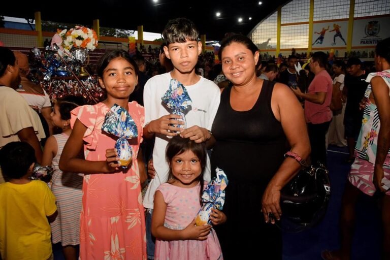 Páscoa solidária: Parintins distribui 7 mil ovos de chocolate e leva alegria a crianças