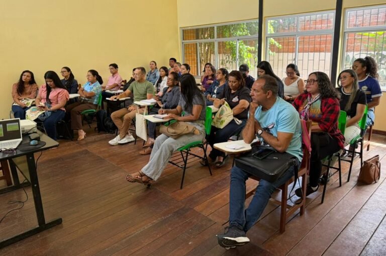 Parintins promove curso de educação ambiental para professores das redes pública