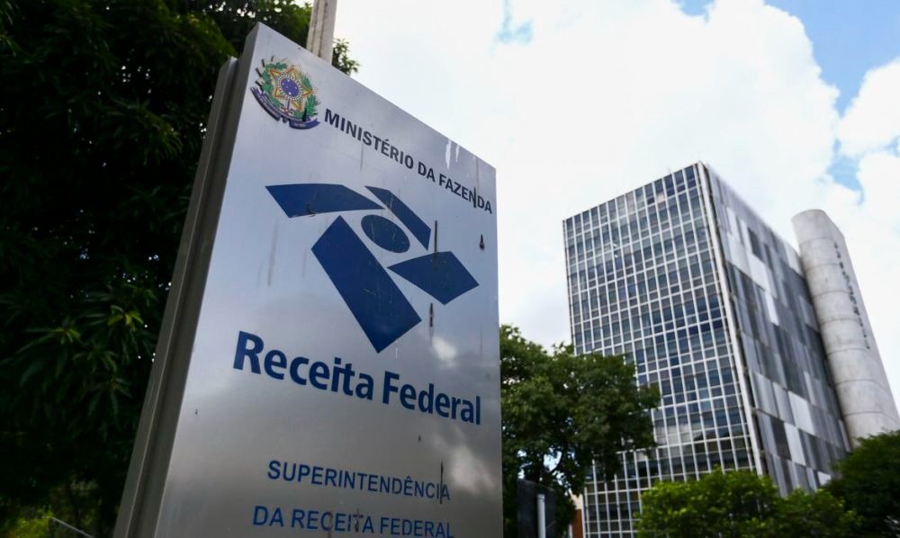 Receita Federal regulamenta imposto mínimo de 15% para multinacionais no Brasil