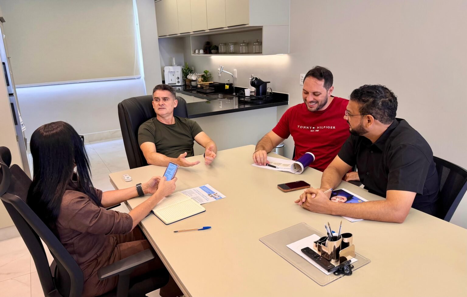 Em reunião com núcleo técnico, David Almeida inicia construção do plano de governo para o Amazonas