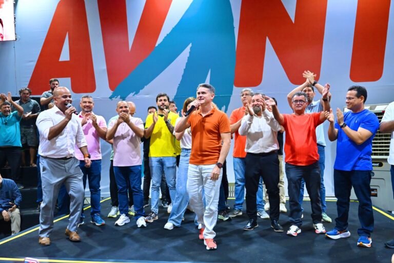 David Almeida reúne mais de 600 lideranças em Manaus e reforça articulação política para 2026