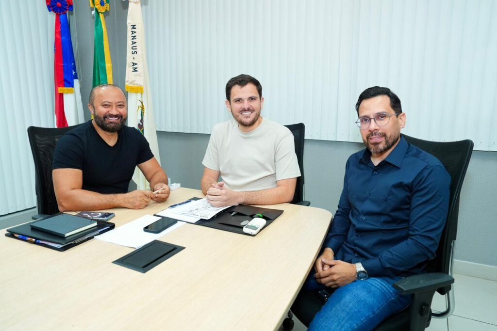 Prefeitura de Manaus nomeia mais 325 aprovados do concurso da Semed para reforçar rede municipal