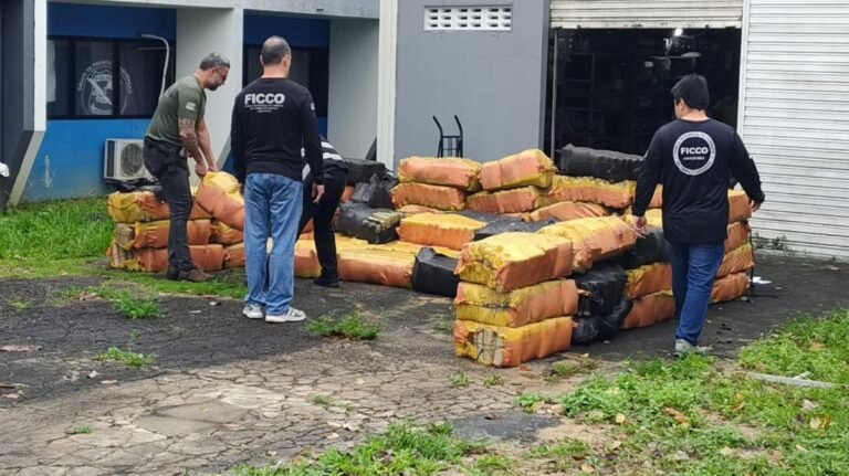 Operação integrada apreende armamento pesado após confronto com traficantes em Coari