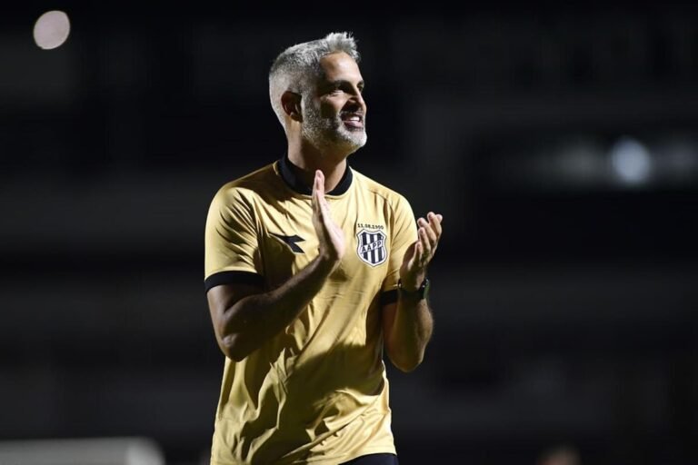 Amazonas FC anuncia Rodrigo Santana como novo técnico para sequência da Série C