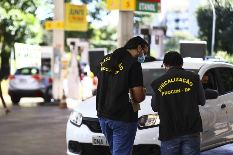 Camâra vota na próxima semana projetos para conter alta dos combustíveis em todo o país
