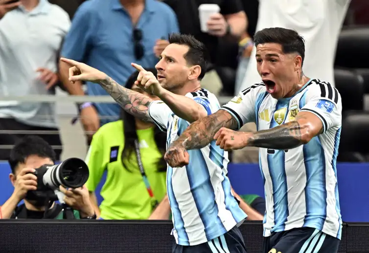 O mundo se rende a Lionel Messi: argentino se torna o maior artilheiro das Copas do Mundo