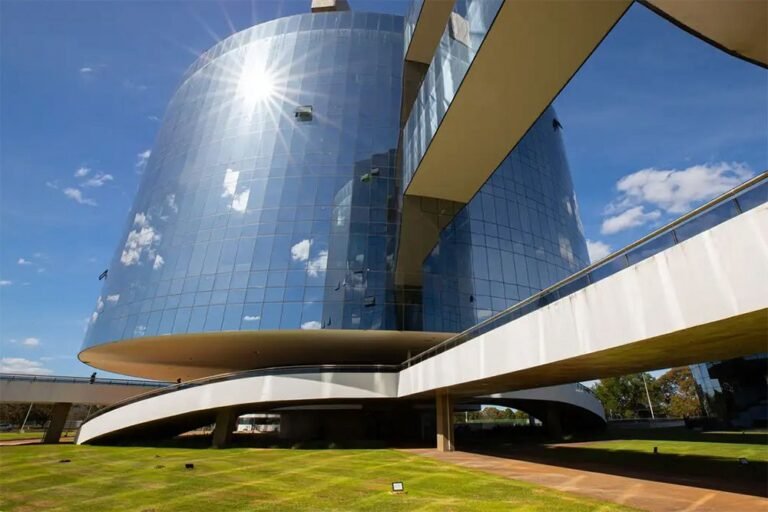 MPF pede suspensão de licença para expansão do pré-sal por impactos climáticos