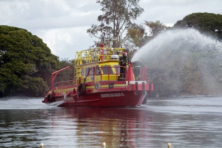 Festival de Parintins terá embarcação de combate a incêndio pelo segundo ano seguido