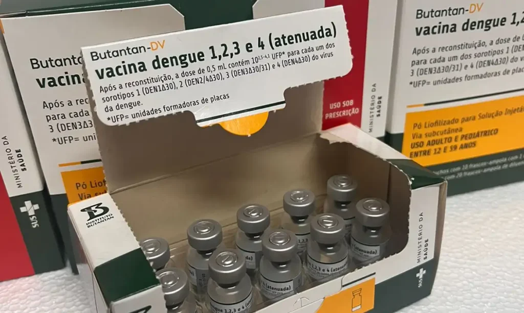 Vacina contra dengue do Butantan é suspensa após casos graves sob investigação