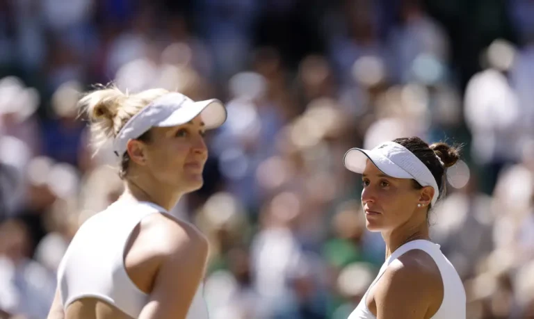 Luisa Stefani e Gabriela Dabrowski são vice-campeãs em Wimbledon; brasileira é a quarta do mundo