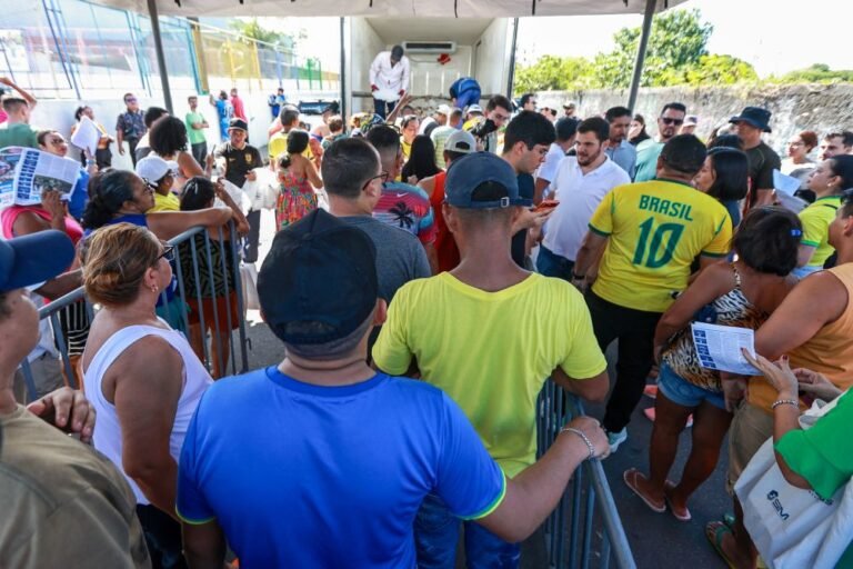 Jaraqui da Gente distribui 60 toneladas de pescado em quatro dias