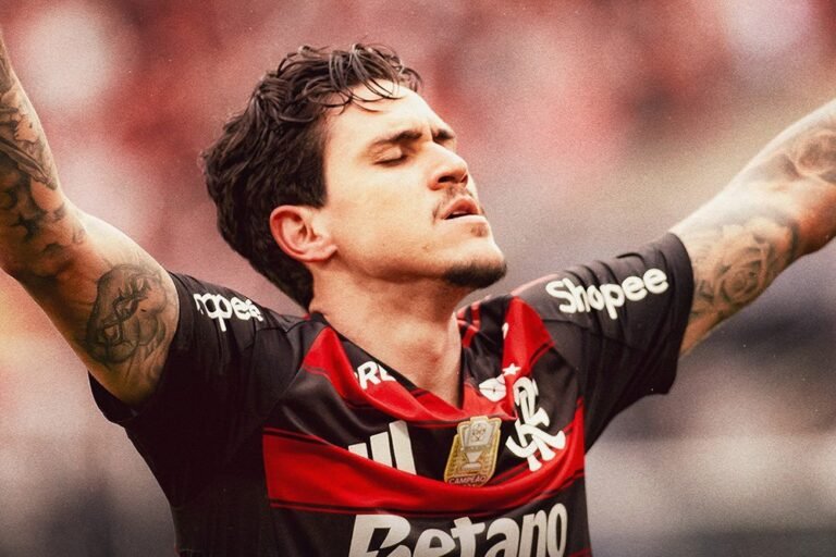 Pedro brilha e Flamengo goleia Chapecoense fora de casa