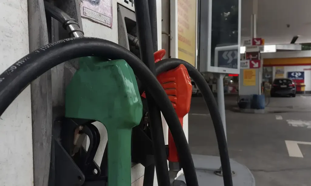 Gasolina com 32% de etanol deve ser R$ 0,03 mais barata; novo teor começa a valer a partir de 1º de agosto