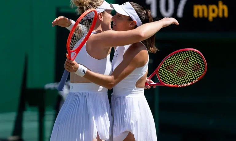 Ao lado de canadense, Luisa Stefani busca final em Wimbledon