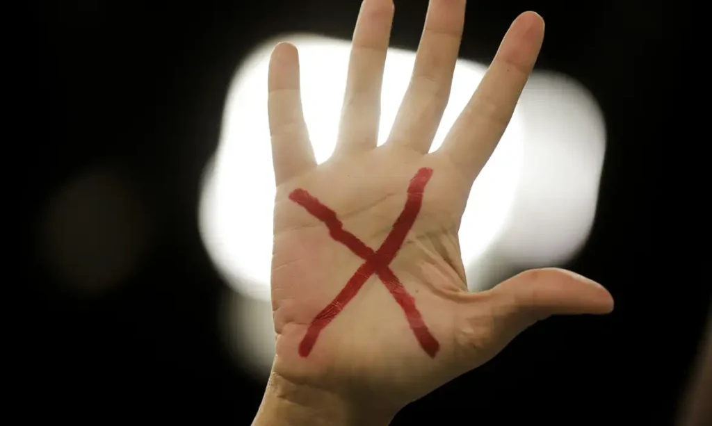 Projetos para fortalecer combate à violência contra a mulher avançam no Congresso