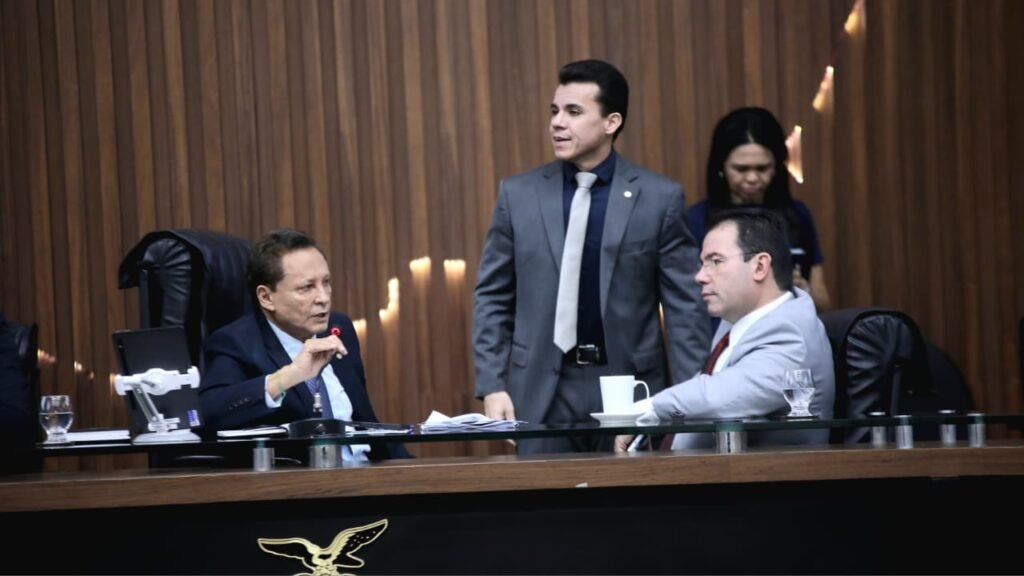 Deputados cobram explicações da Âmbar Energia sobre tarifas e contratos no Amazonas