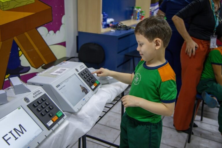 TRE-AM leva educação para a cidadania e alcança mais de 400 pessoas em dois dias