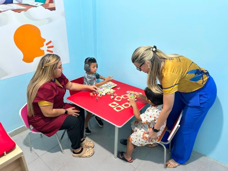FADA atende mais de 7,7 mil pessoas por mês e promove autonomia de crianças com deficiência em Manaus