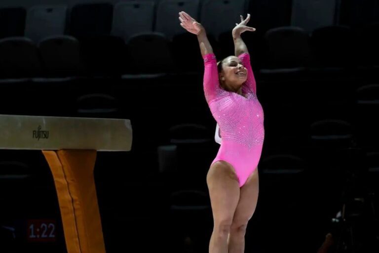 Flávia Saraiva conquista dois ouros no Brasileiro de Ginástica Artística