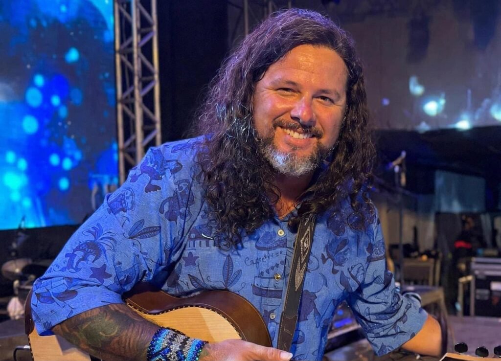 Salomão Rossy reúne 60 toadas de Caprichoso e Garantido em Manaus