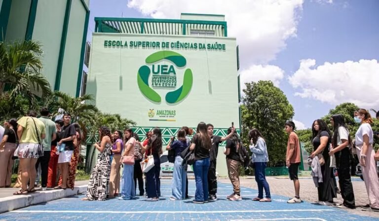 UEA recebe inscrições para Vestibular e SIS até quinta-feira (13)