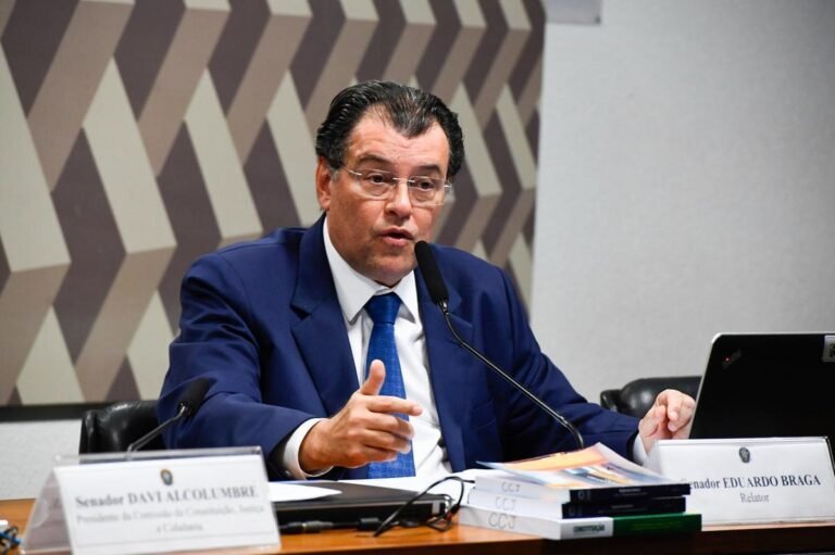 Eduardo Braga propõe audiência no Senado para discutir fim da escala 6×1
