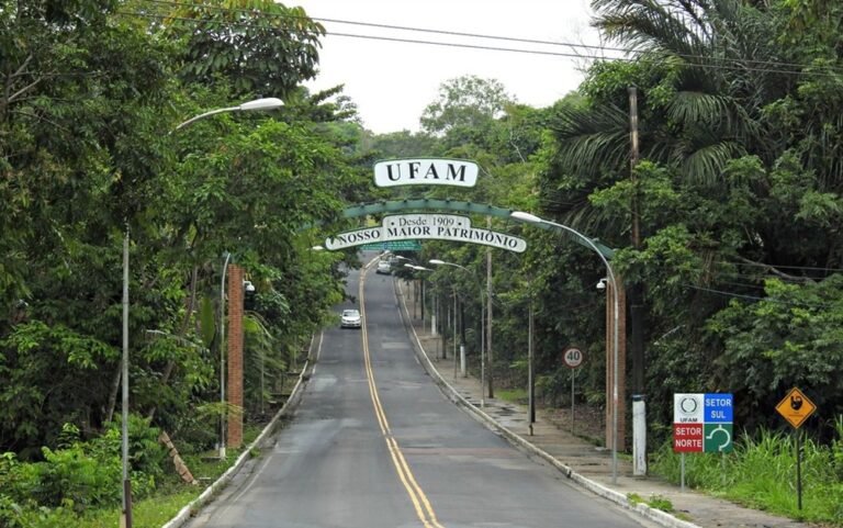 Ufam suspende atividades presenciais em Manaus por causa da fumaça