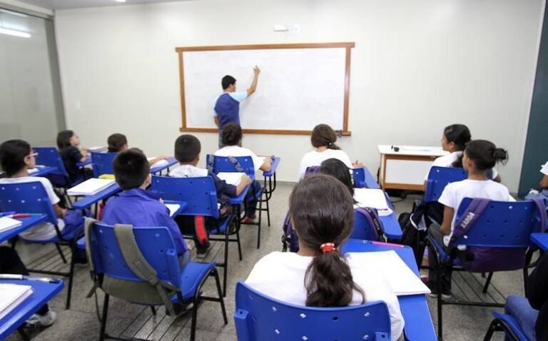 Estado suspende aulas na capital e municípios do interior, nesta segunda (19)