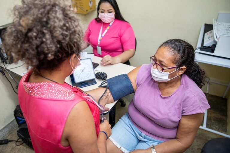 Circuito de Saúde da Mulher começa na zona Sul de Manaus com ações contra o câncer de mama