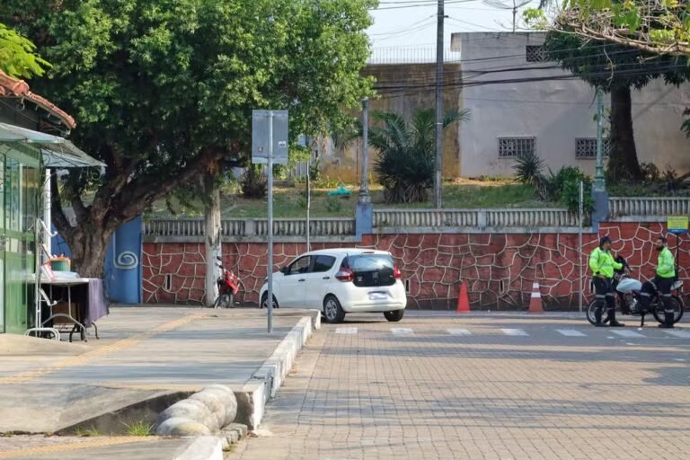 Rua do Congresso tem sentido invertido durante teste no Centro de Manaus