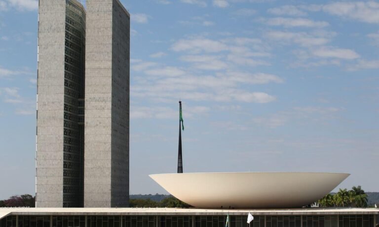 Câmara aprova aumento do limite de faturamento do MEI para R$ 140 mil