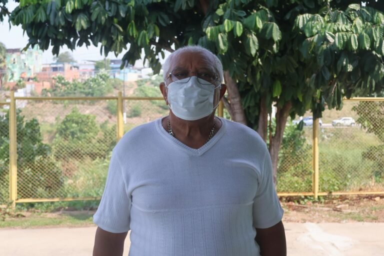 FUnATI orienta idosos sobre cuidados para reduzir exposição à fumaça em Manaus