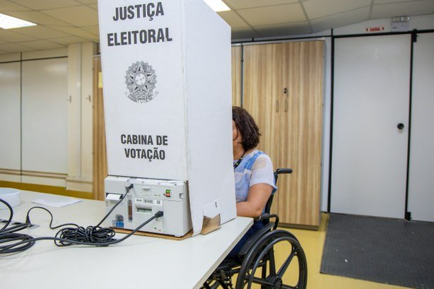 TRE-AM oferece transporte gratuito para eleitores com deficiência no dia da eleição