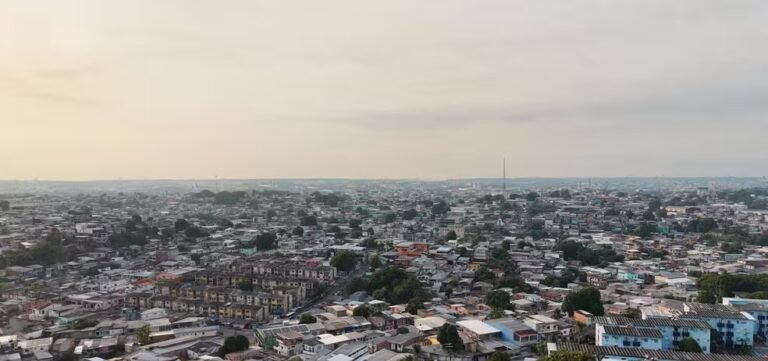 Manaus tem melhora na qualidade do ar após queda de 65,8% nas queimadas